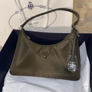 Prada Re-Edition 2005 in Camouflage Green